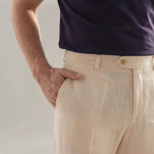 Dettaglio taglio dritto — pantaloni uomo