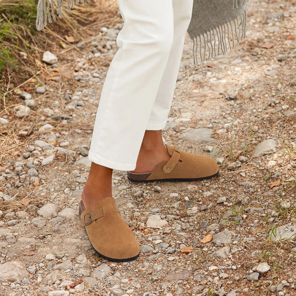 Leana Sabots Donna – Enfiler in Daim con Boucle Réglable & Semelle Comfort Anatomique