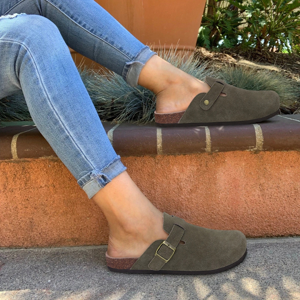 Leana Sabots Donna – Enfiler in Daim con Boucle Réglable & Semelle Comfort Anatomique
