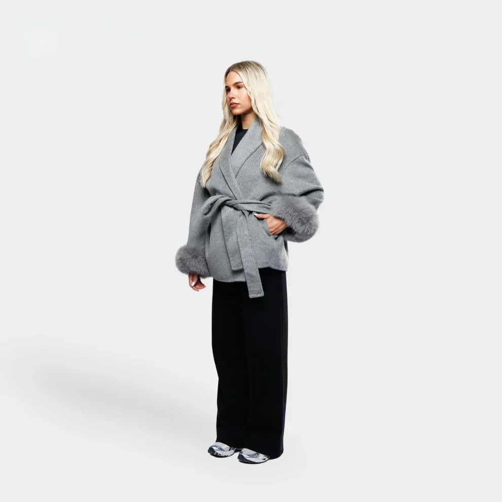 Livia Cappotto Luxe Donna – Giacca Inverno Elegante con Manches in Faux Fur & Ceinture